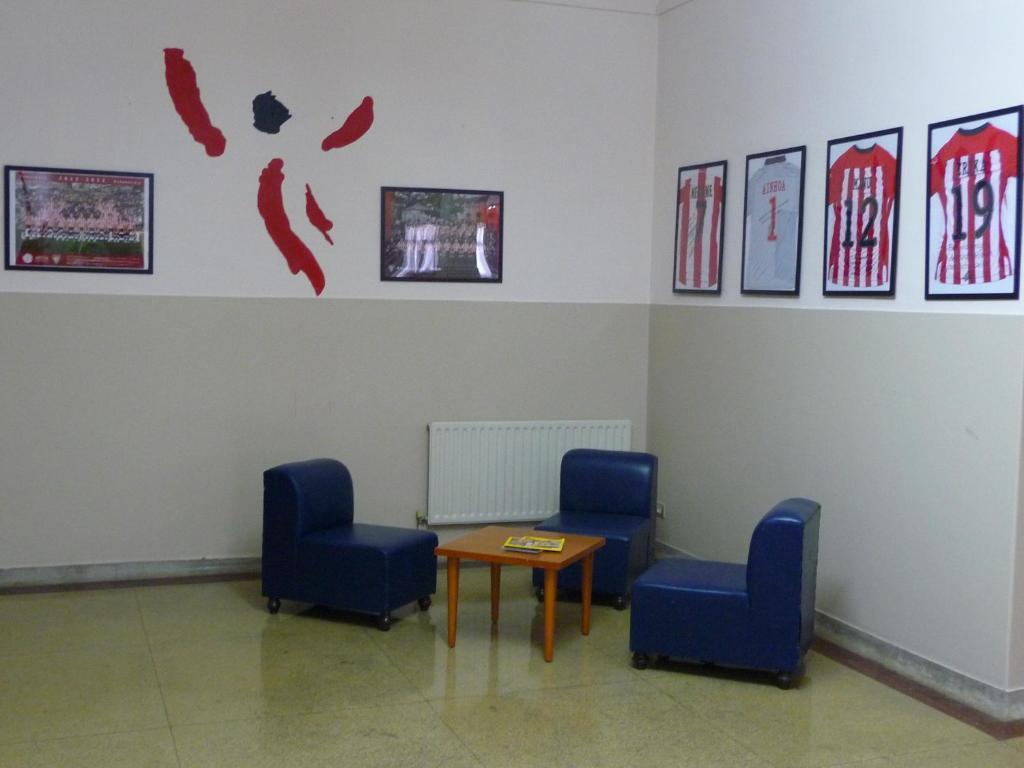 Mañarikua Hostelling International Derio Bagian luar foto