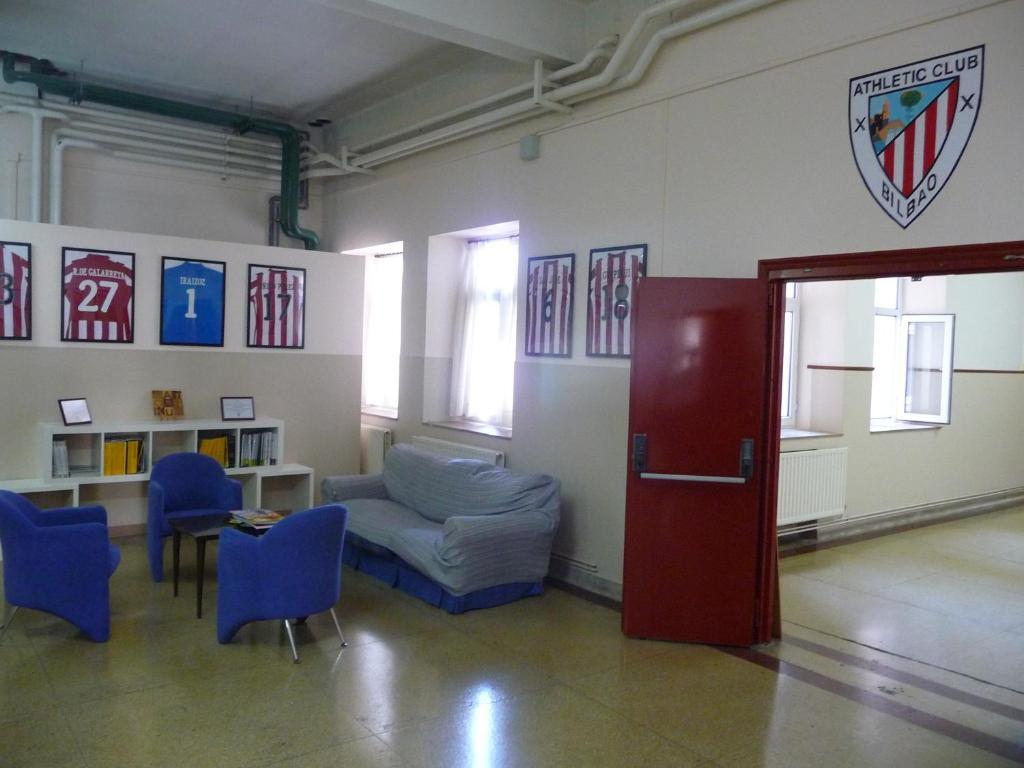 Mañarikua Hostelling International Derio Bagian luar foto
