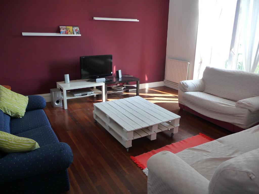 Mañarikua Hostelling International Derio Bagian luar foto